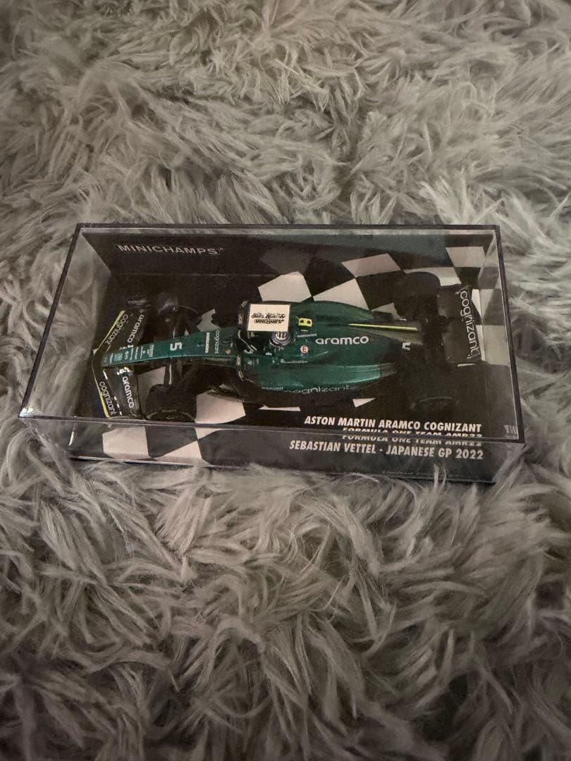 MINICHAMPS アストンマーチン ミニカー セバスチャン・ベッテル