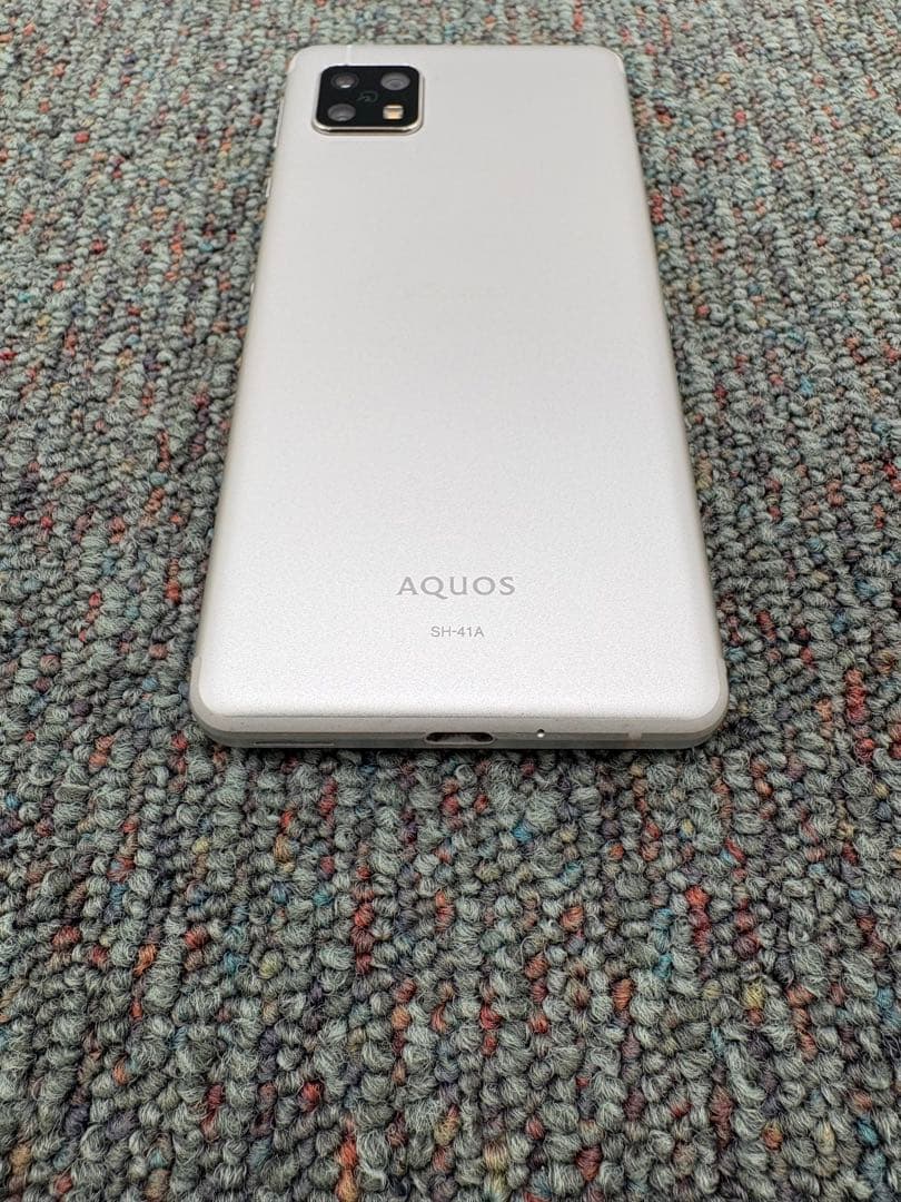 AQUOS sense4　SH-41A　64GB　スマホ　Android　981