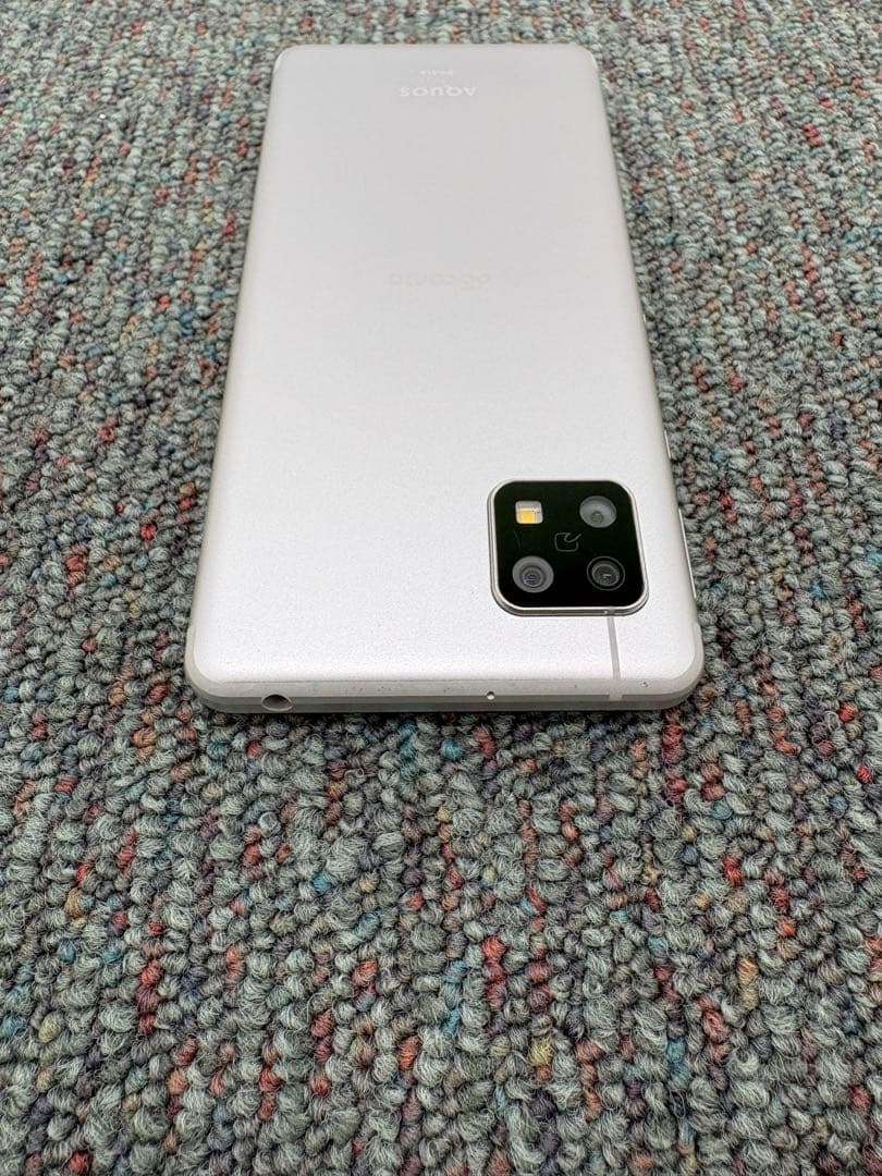 AQUOS sense4　SH-41A　64GB　スマホ　Android　981