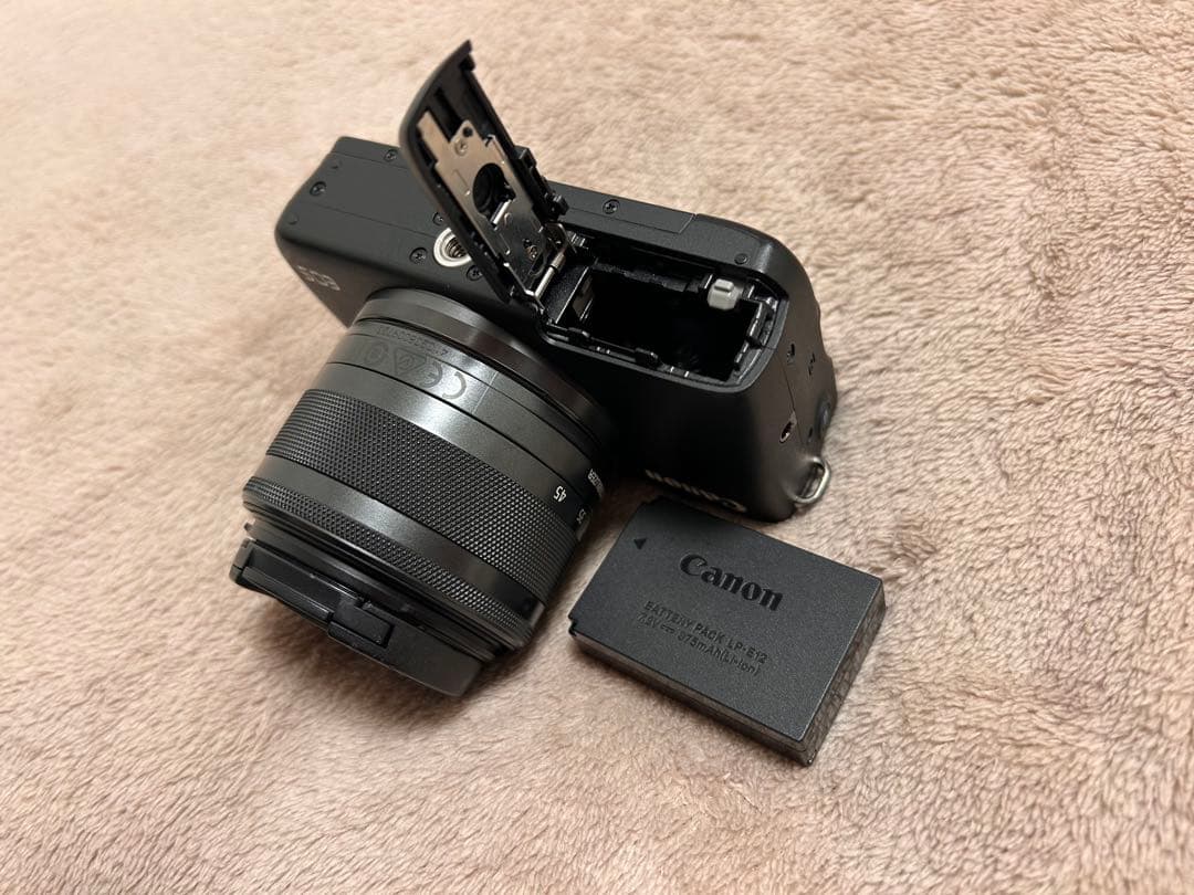 Canon EOS M10 ブラック ダブルズームキット