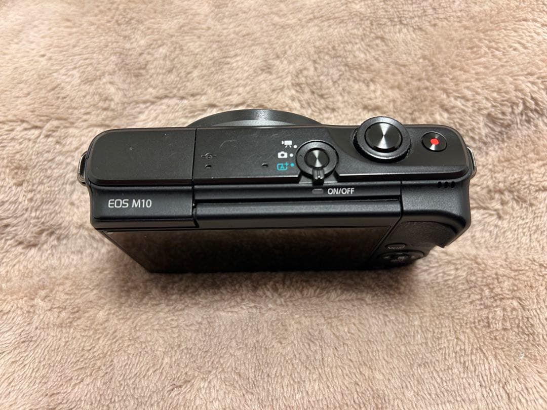 Canon EOS M10 ブラック ダブルズームキット