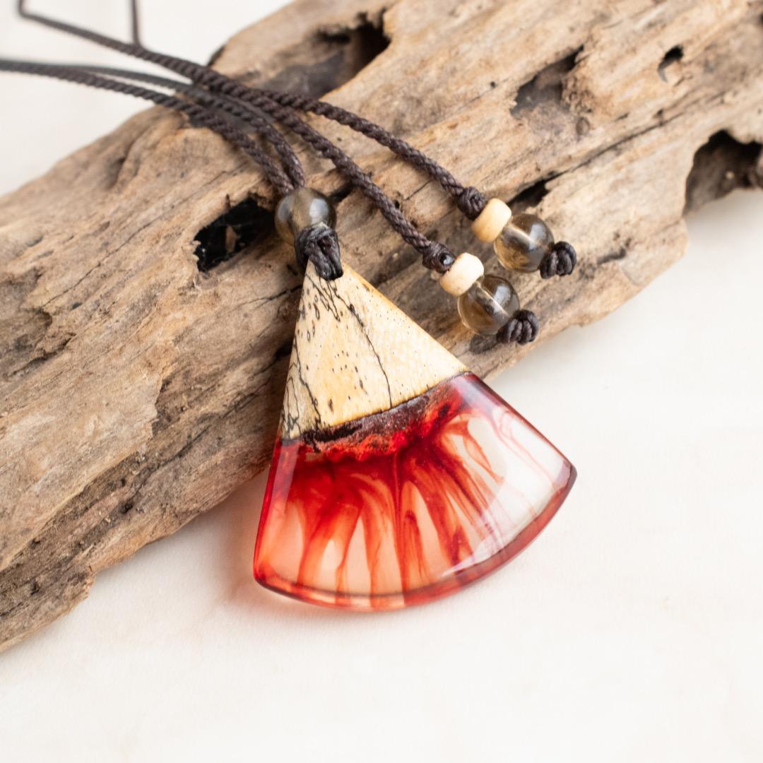 ウッドレジンネックレス Flameハンドメイドネックレス ナチュラルアクセサリー