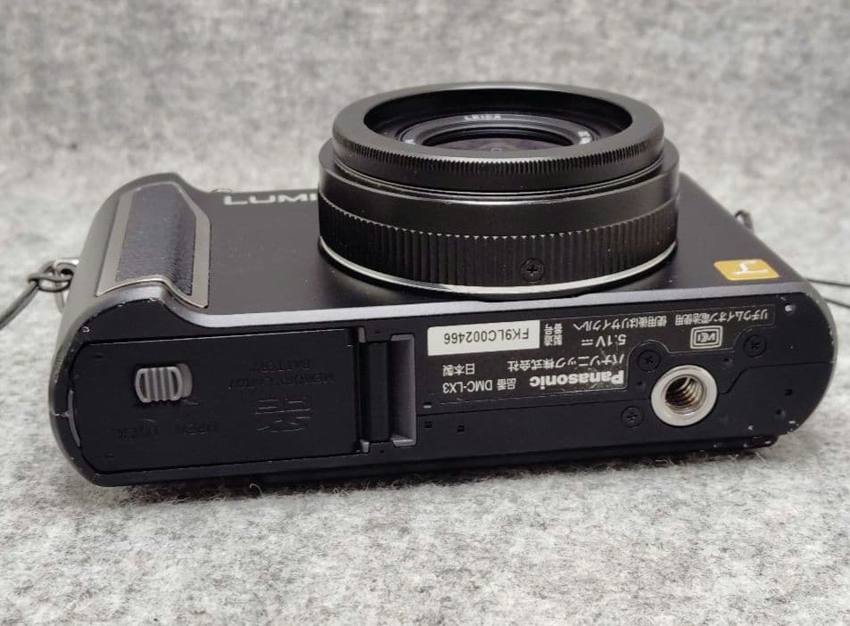 LUMIX DMC-LX３ コンパクトデジタルカメラ