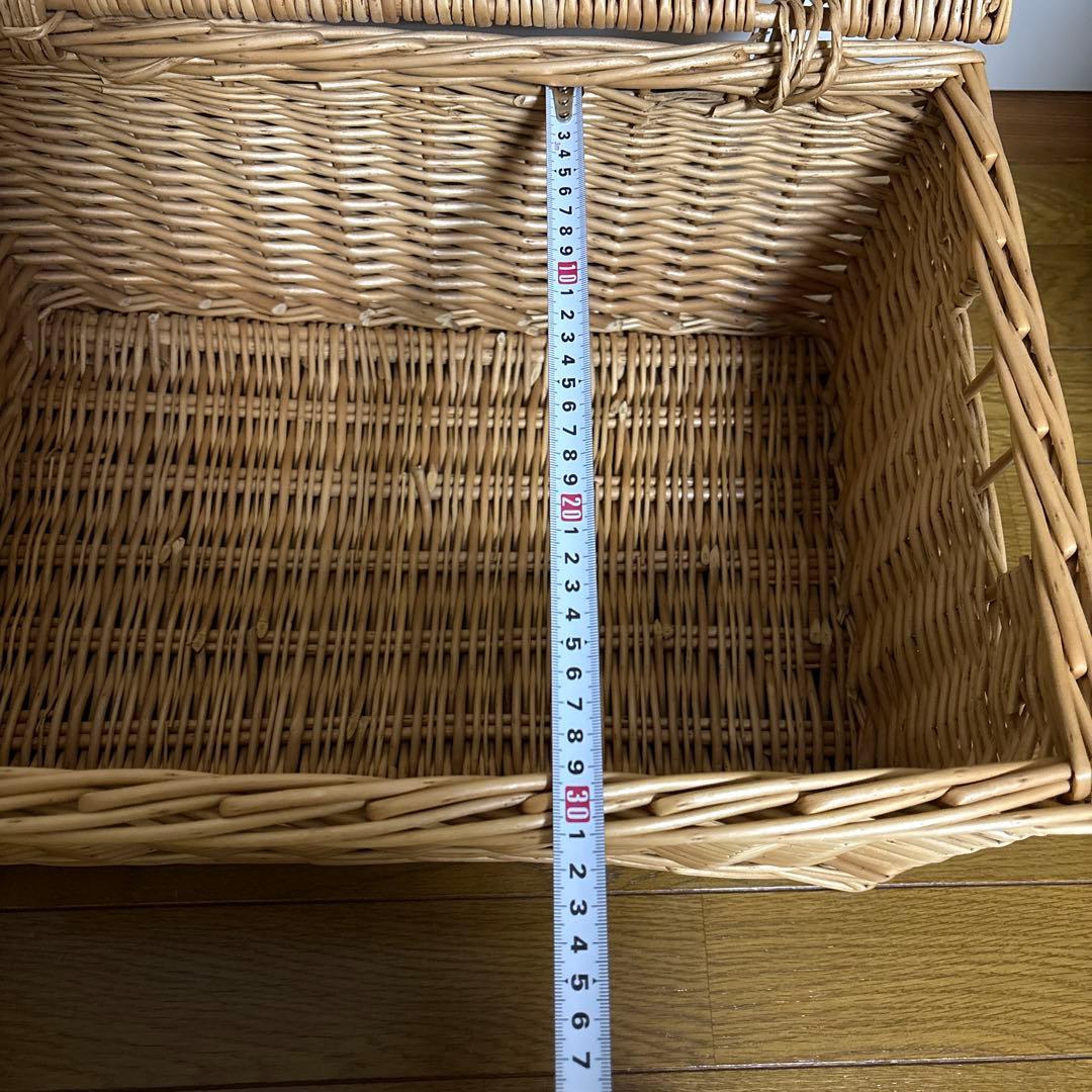 蓋付き籐バスケット