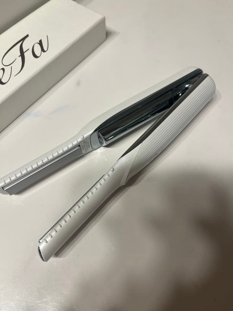 【動作確認済美品】リファRE-AS02A ホワイト フィンガーアイロン ReFa
