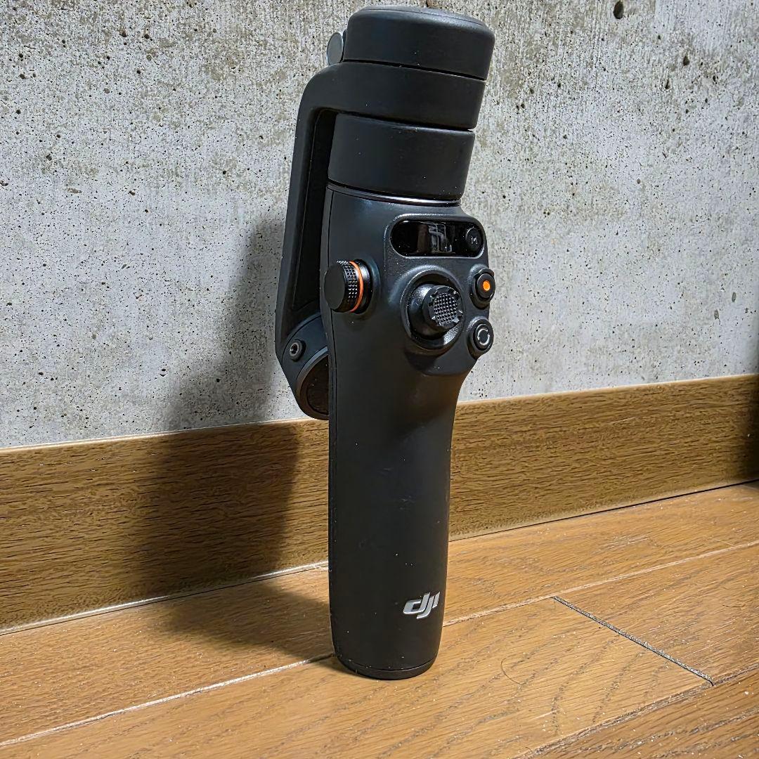 DJI Osmo Mobile 6 スマートフォン用ジンバル　3軸スタビライザー