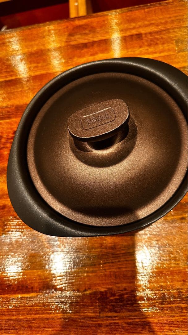 陶器製鍋 蓋付き 黒 赤い点