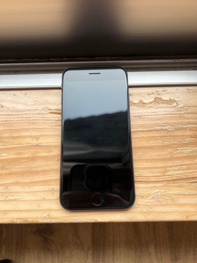 iPhone SE (第2世代) ブラック 64GB