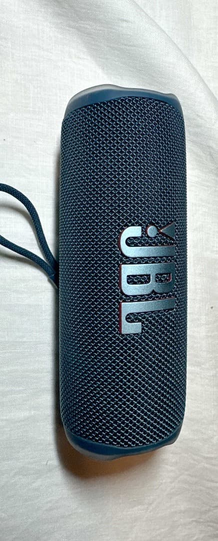 JBL FLIP6 Bluetoothスピーカー（防水・高音質・箱付き）