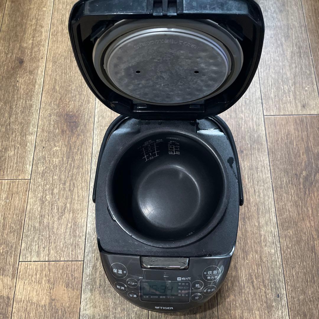 TIGER IH炊きたて　炊飯器 ブラックEFRX38