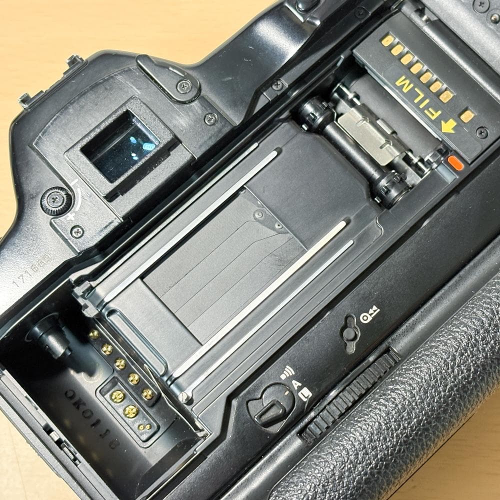 Canon EOS-1N 一眼レフカメラ　中古難有り