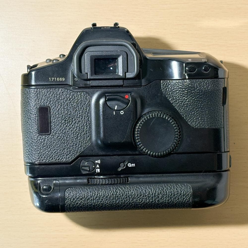 Canon EOS-1N 一眼レフカメラ　中古難有り