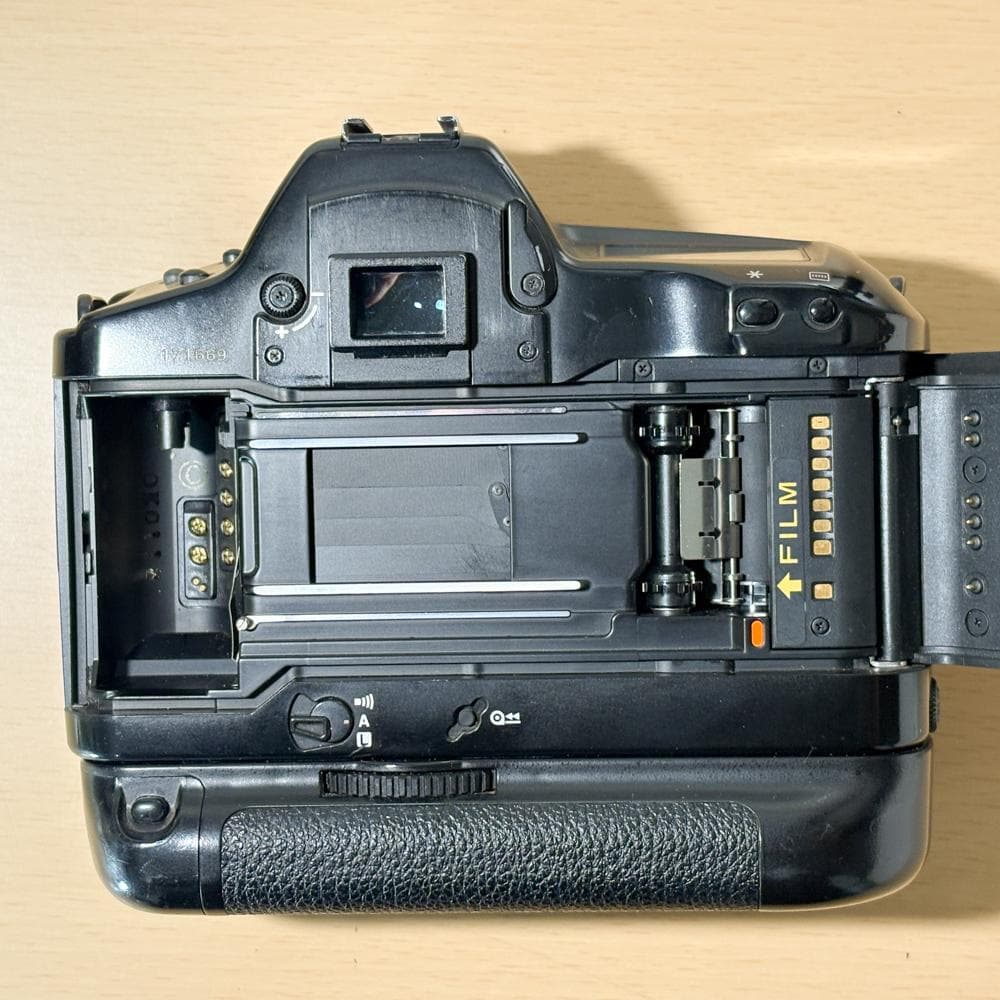 Canon EOS-1N 一眼レフカメラ　中古難有り