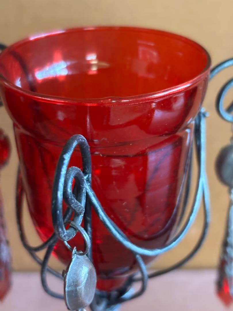 アンティークキャンドルホルダー赤大小二客揃　鹿オブジェ付