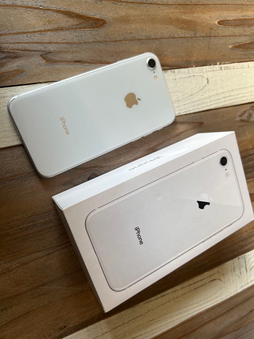 Apple iPhone 8 64GB ホワイト 本体 箱付き