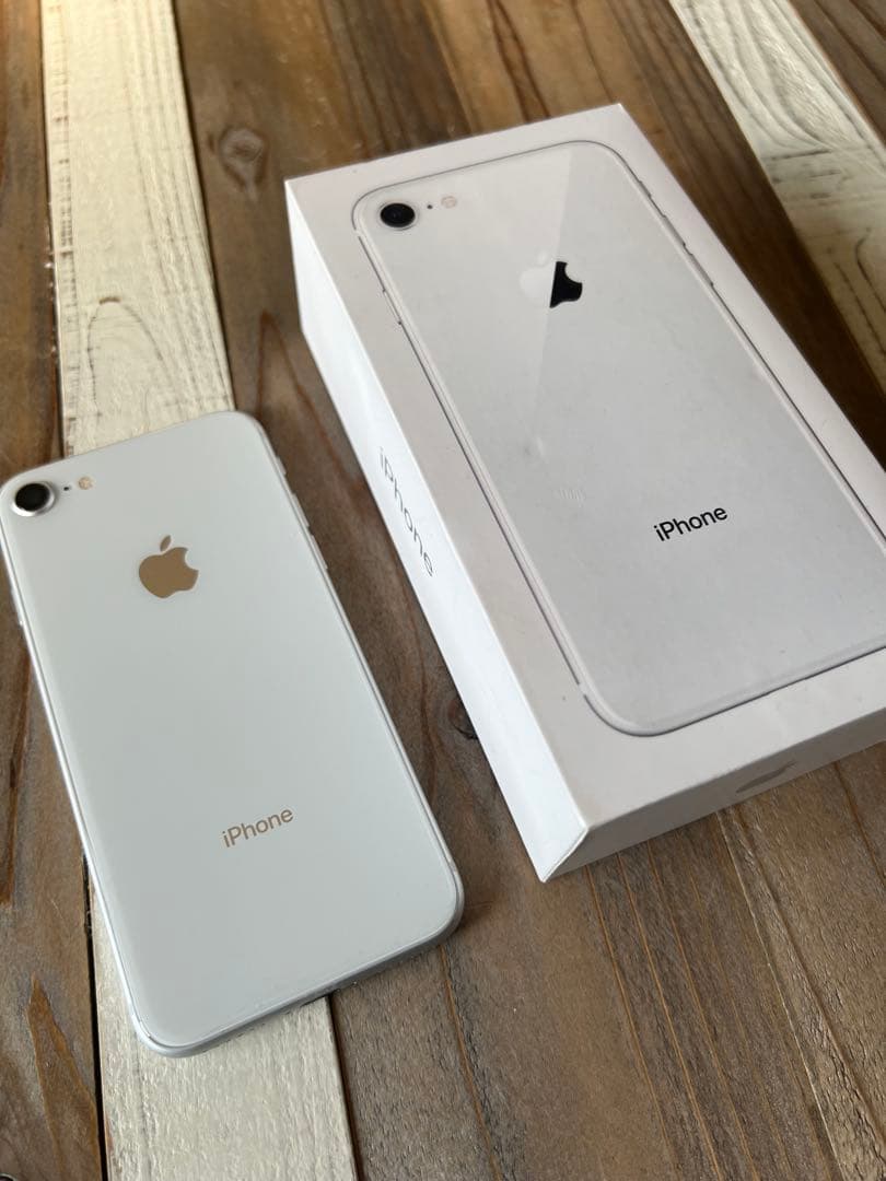 Apple iPhone 8 64GB ホワイト 本体 箱付き
