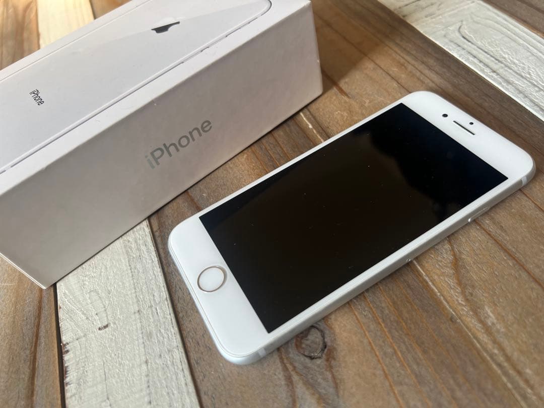 Apple iPhone 8 64GB ホワイト 本体 箱付き