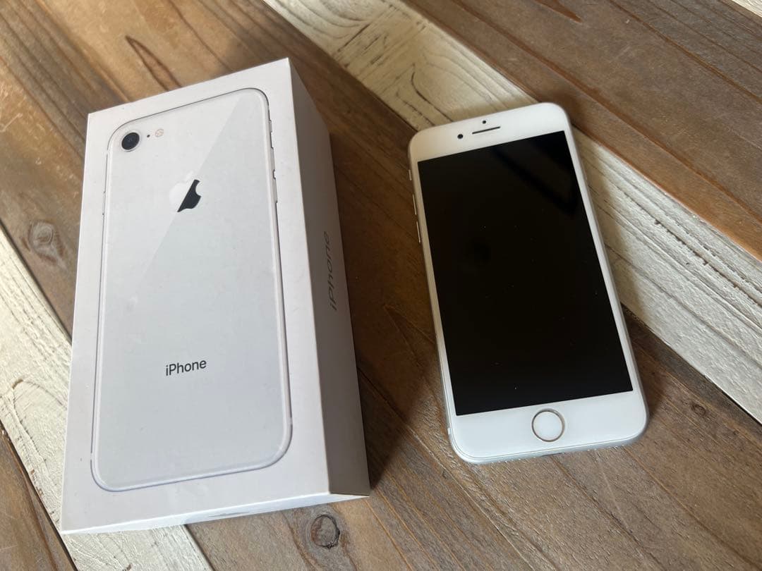 Apple iPhone 8 64GB ホワイト 本体 箱付き