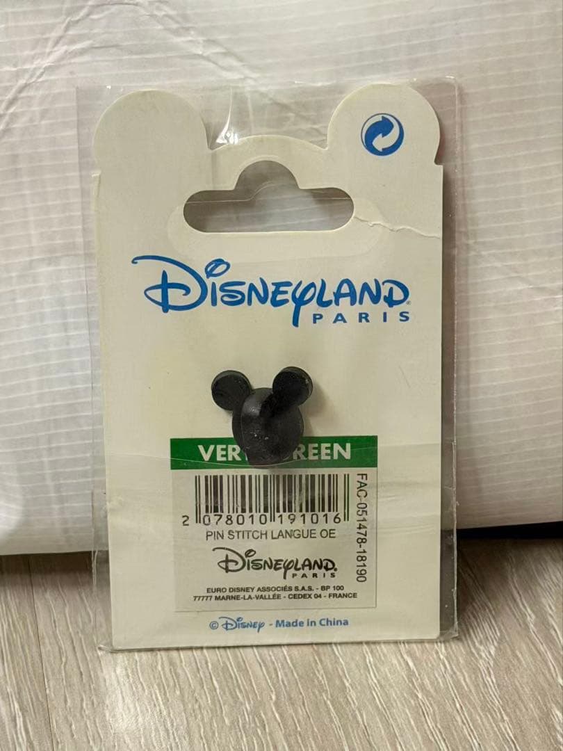 パリーディズニー　スティッチ　ピンバッジ
