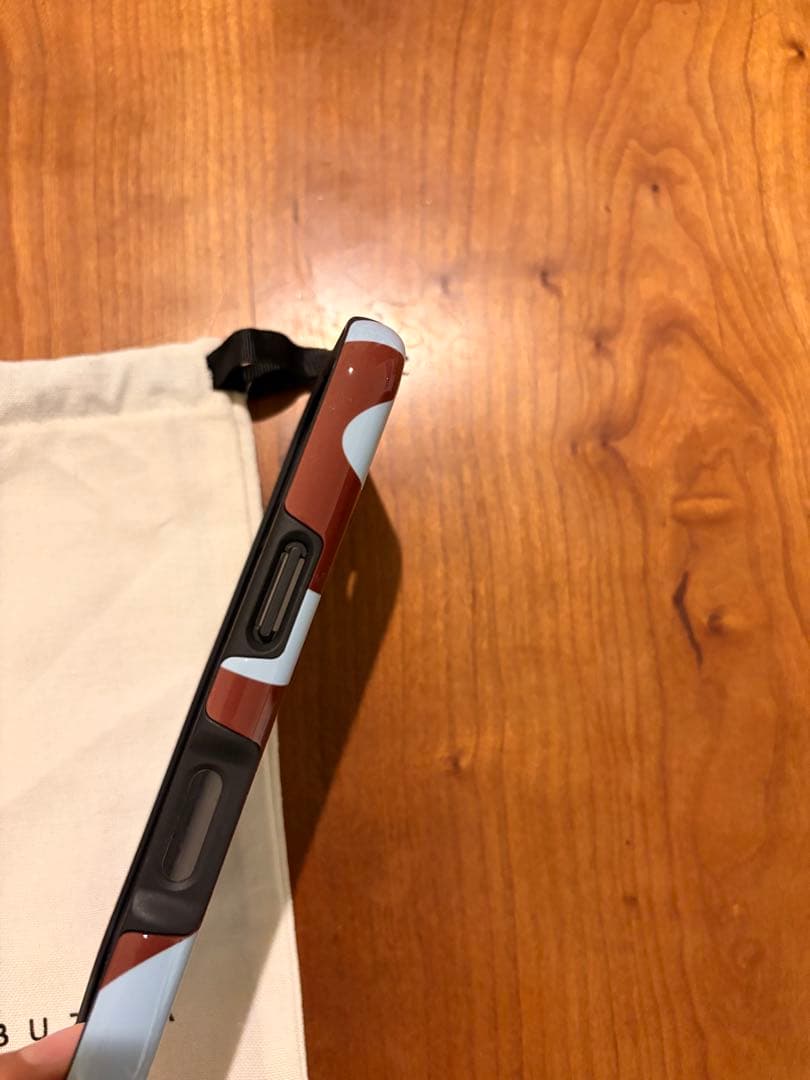 新品・未使用】BURGA iPhone17ケース