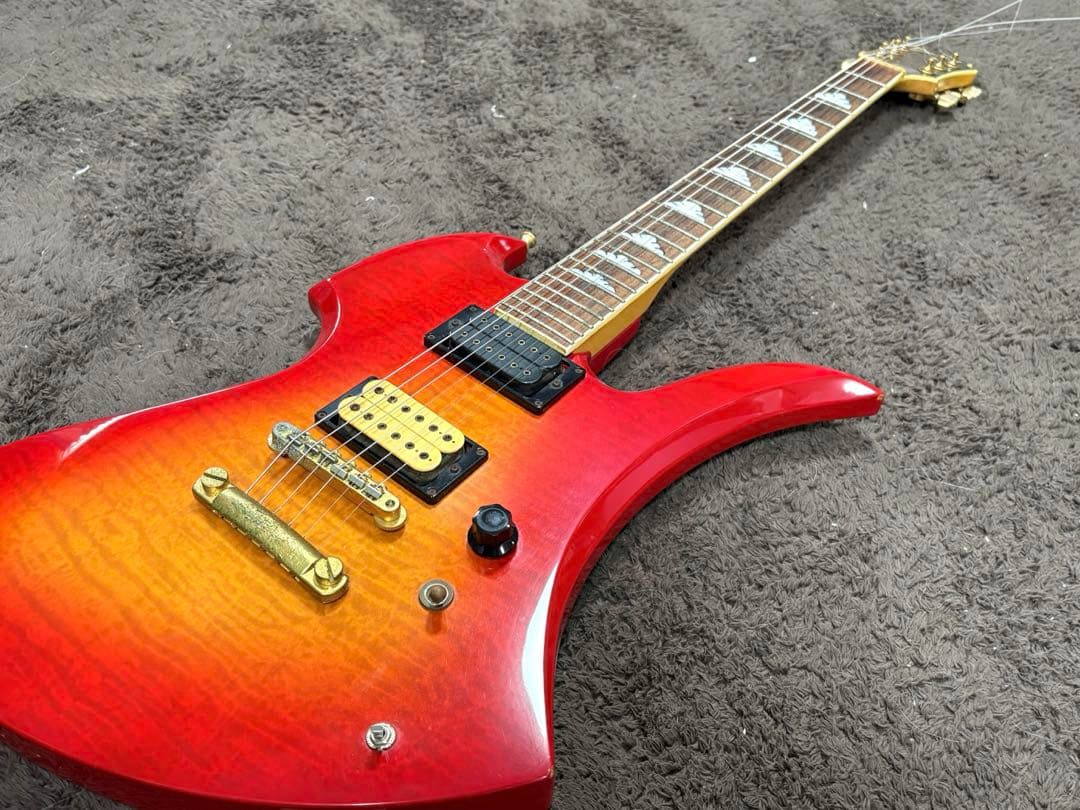 Burny バーニー　エレキギター　ケース付属　現状品