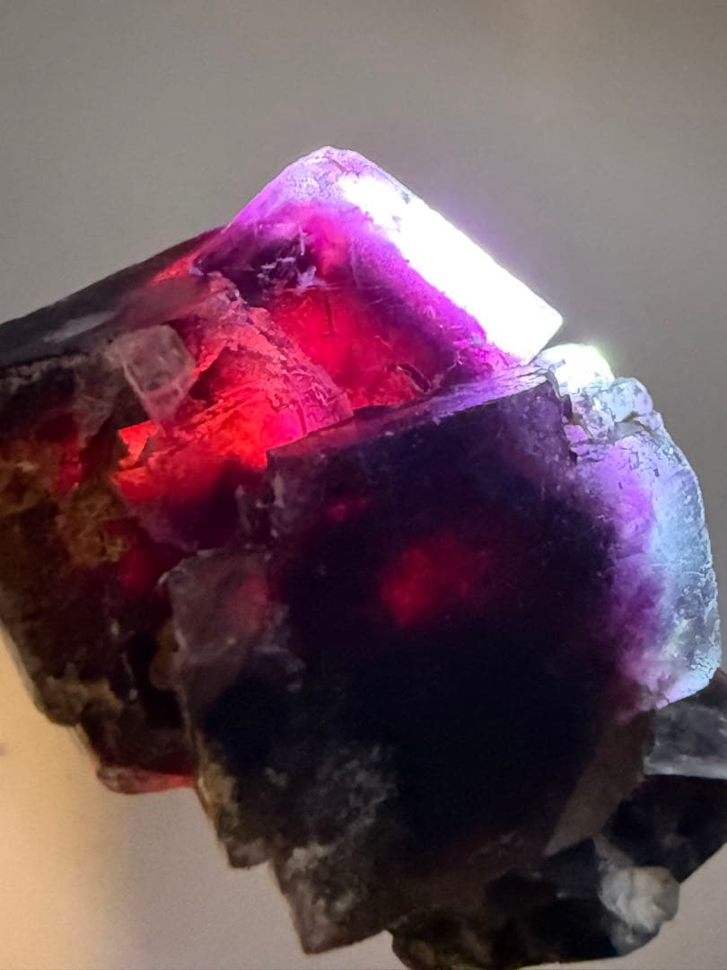 フローライト　レッド　オコルス産　原石　鉱物　標本　天然石　蛍石