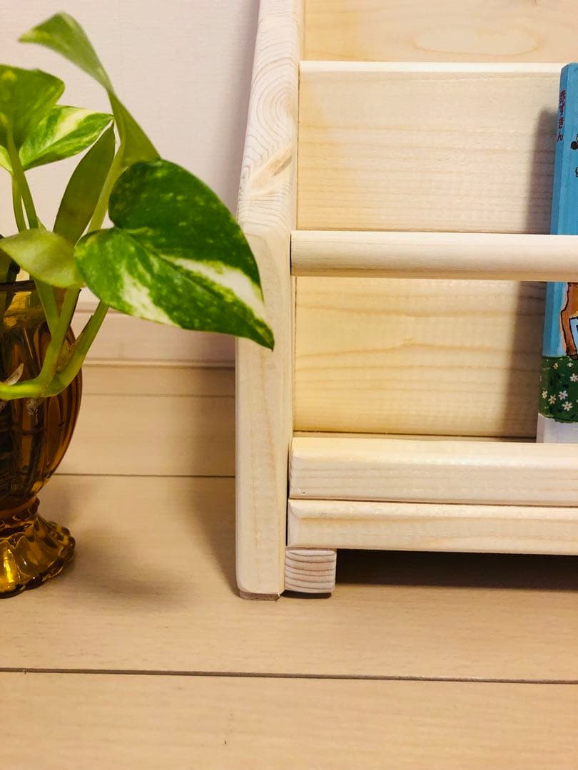 絵本棚　ブックシェルフ　本棚　無垢材家具