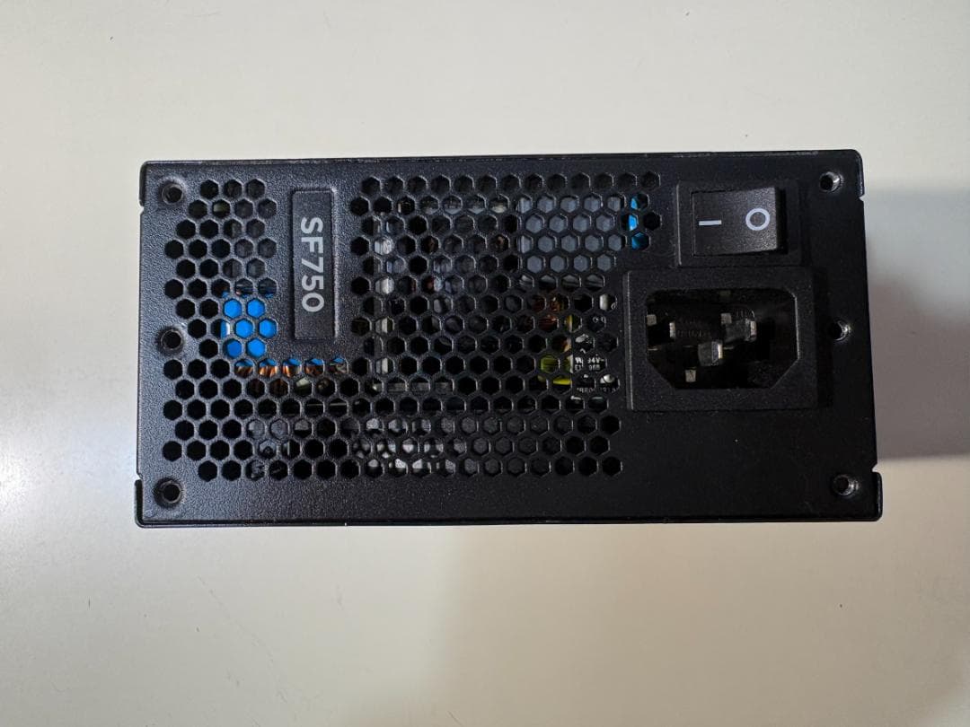 Corsair SF750 PLATINUM SFX電源