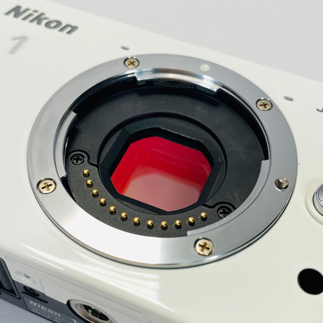 美品　Nikon1 j1 ボディ　バッテリー　充電器　ニコン