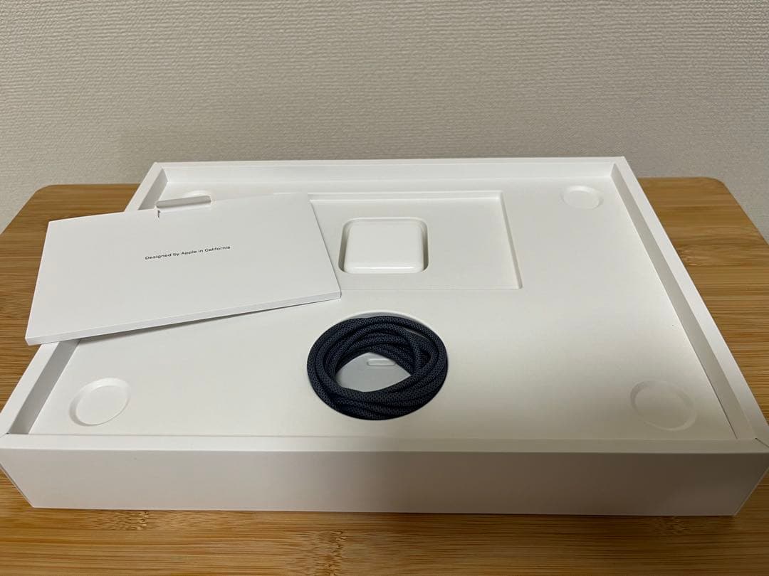 【美品】2022 MacBook Air M2 16GB / 1TB