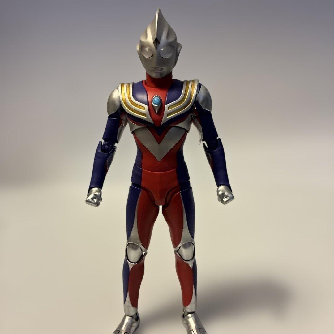 S.H.フィギュアーツ　真骨彫製法　ウルトラマンティガ
