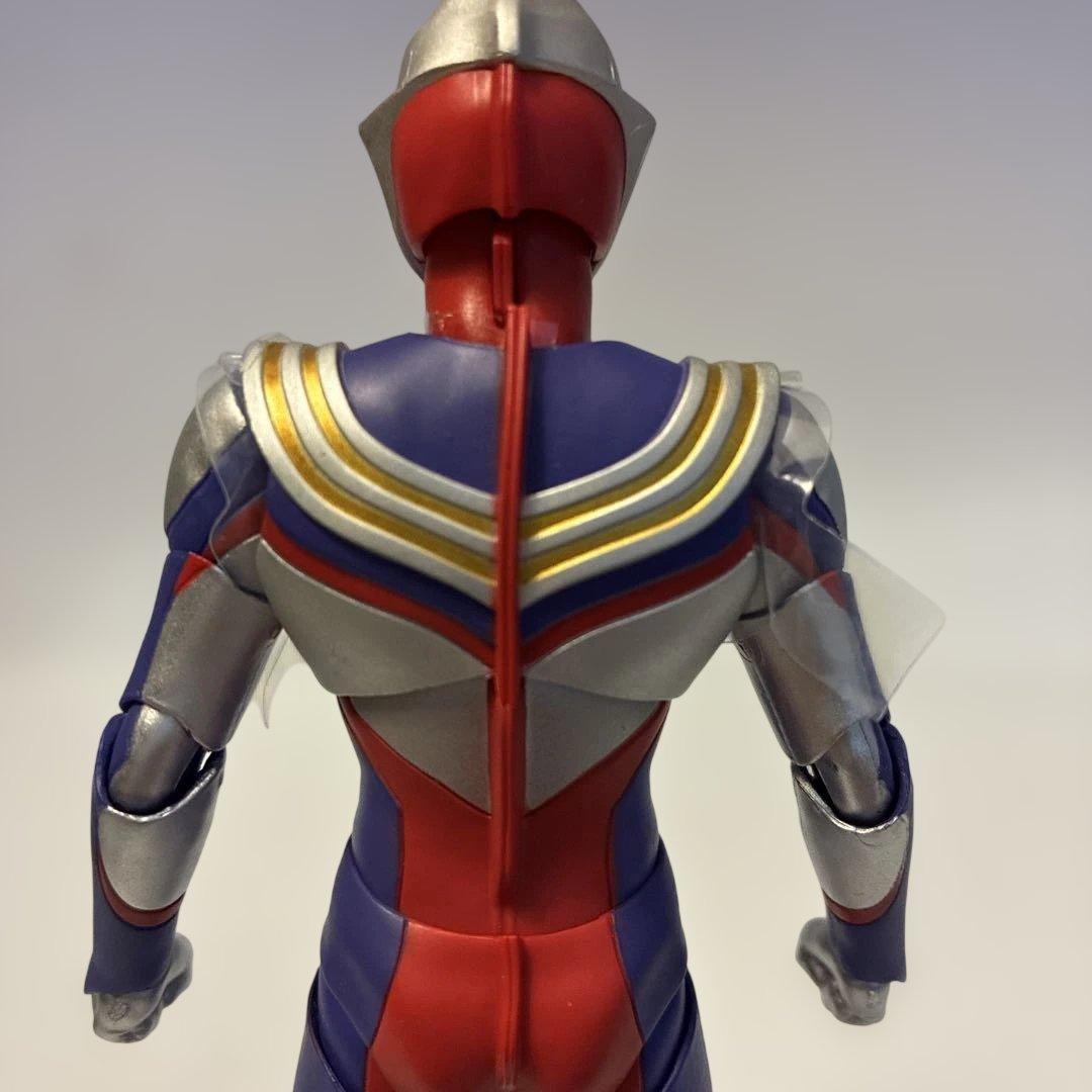 S.H.フィギュアーツ　真骨彫製法　ウルトラマンティガ