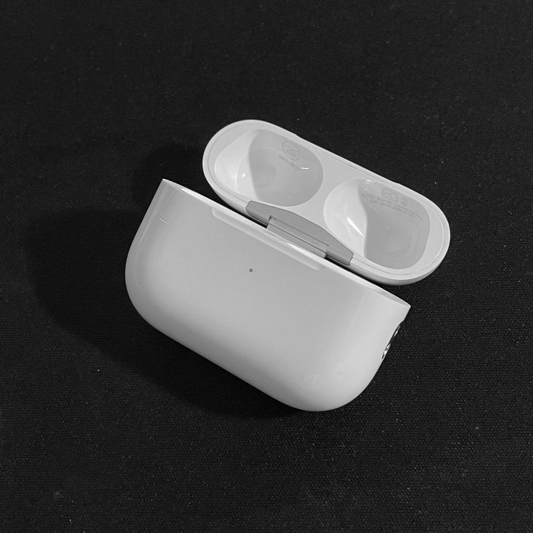 超美品 AirPods Pro第2世代　ライトニング　ケースのみ