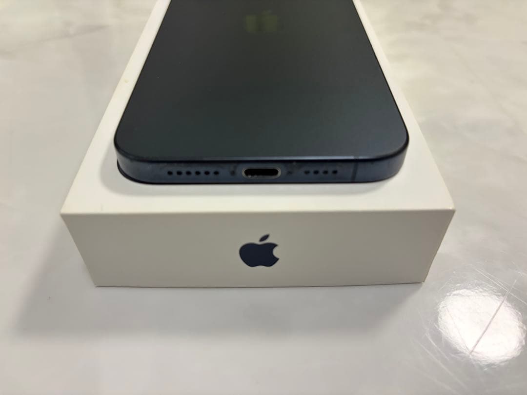 【美品】iPhone 15 Pro Max 512GB ブルーチタニウム 本体