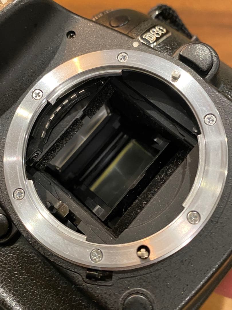 Nikon D80 デジタル一眼レフ　18-55 オマケレンズ付　動作品