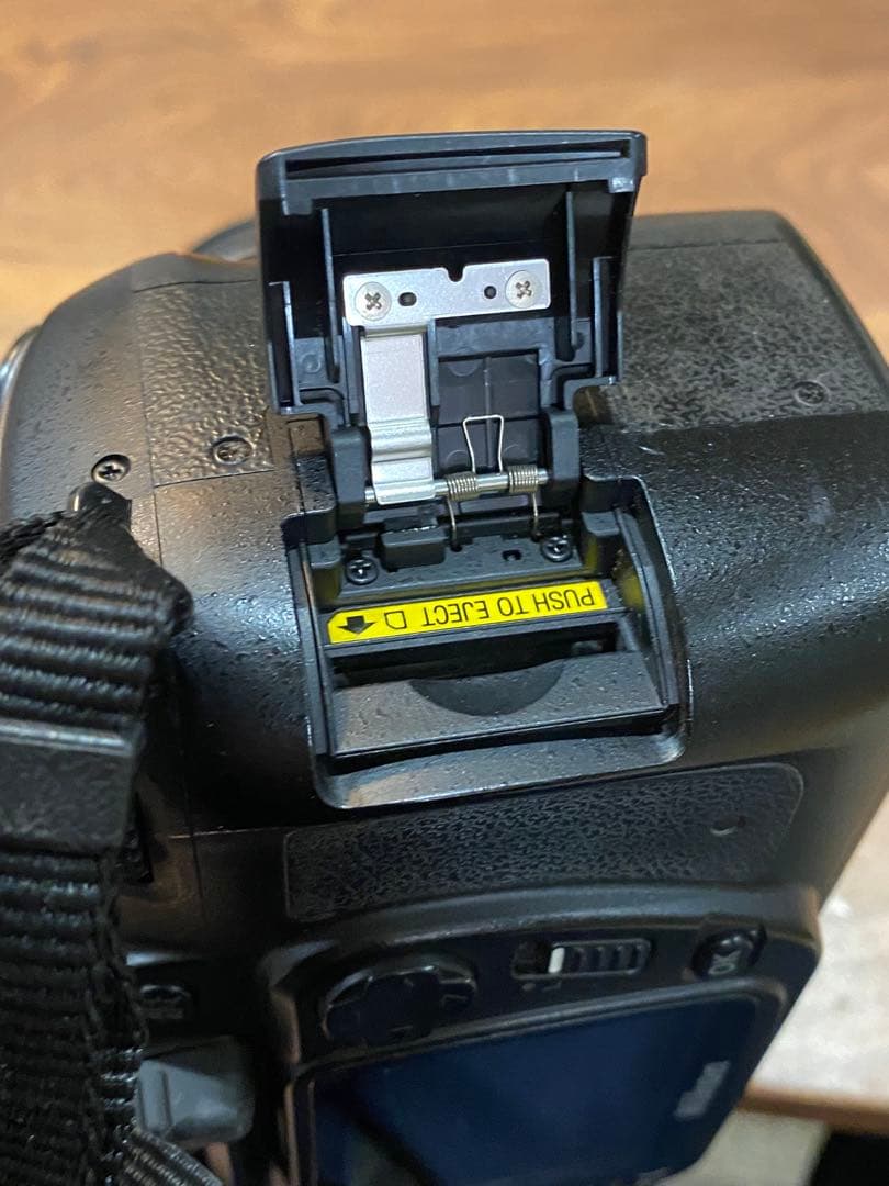 Nikon D80 デジタル一眼レフ　18-55 オマケレンズ付　動作品
