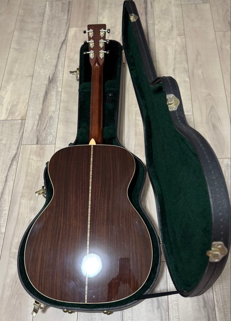 Martin 000-28 限定モデル　アコースティックギター ハードケース付き