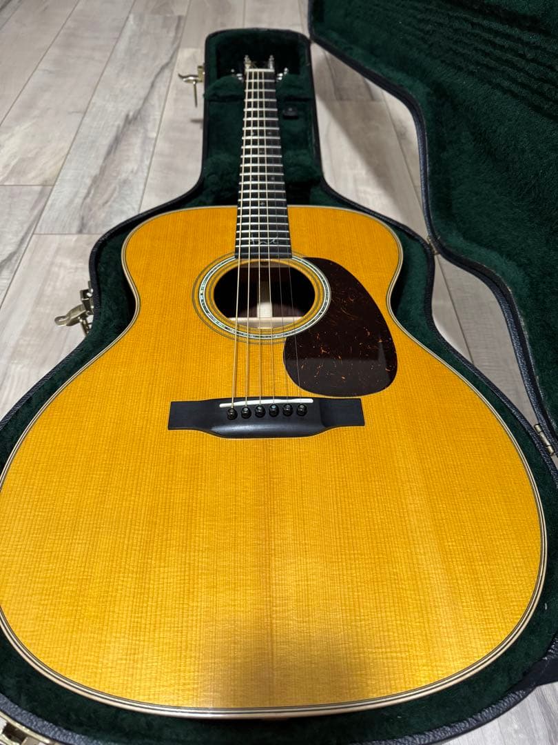 Martin 000-28 限定モデル　アコースティックギター ハードケース付き