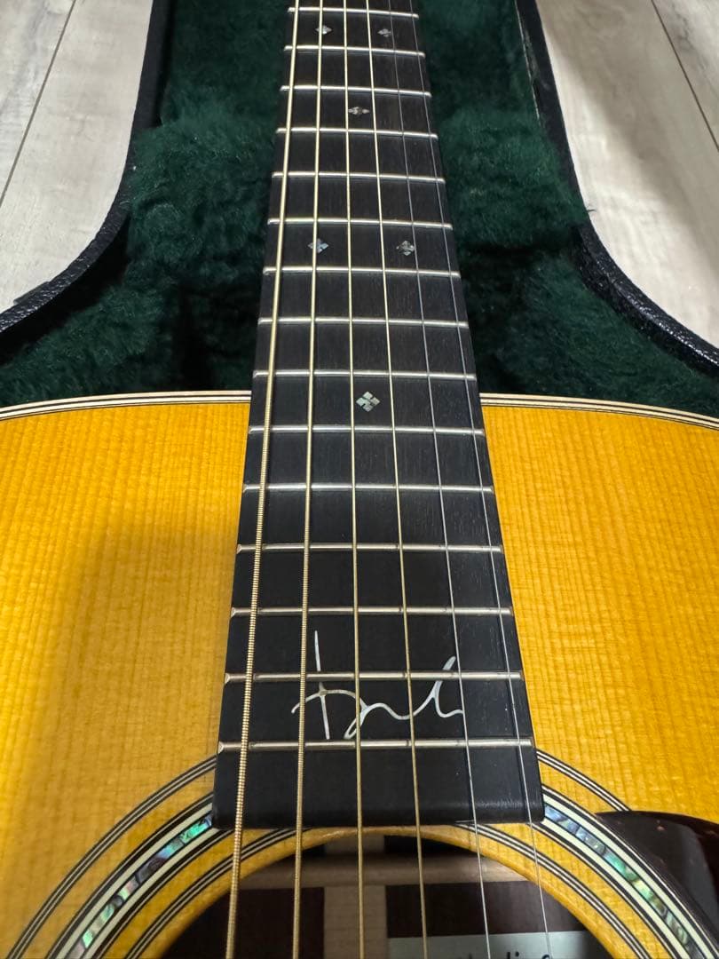 Martin 000-28 限定モデル　アコースティックギター ハードケース付き
