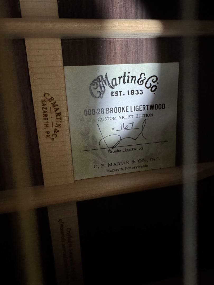 Martin 000-28 限定モデル　アコースティックギター ハードケース付き