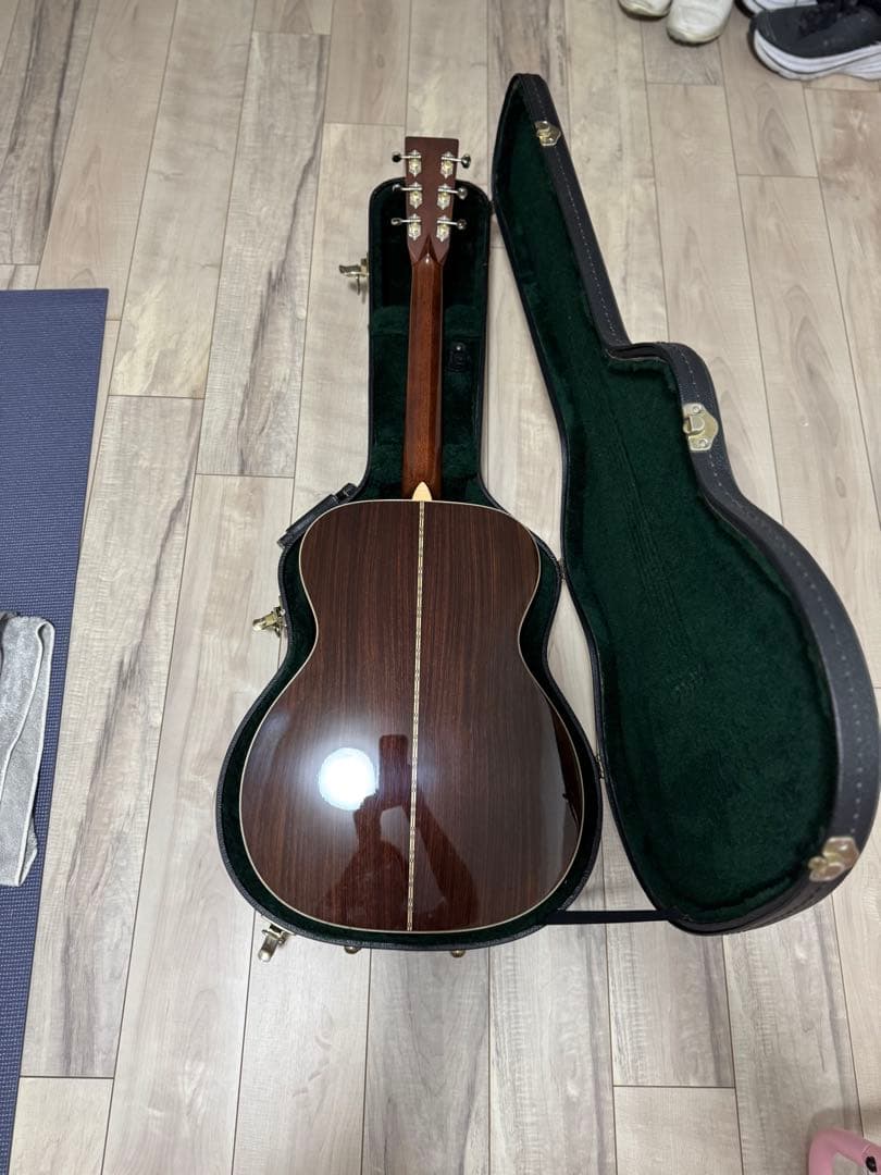 Martin 000-28 限定モデル　アコースティックギター ハードケース付き