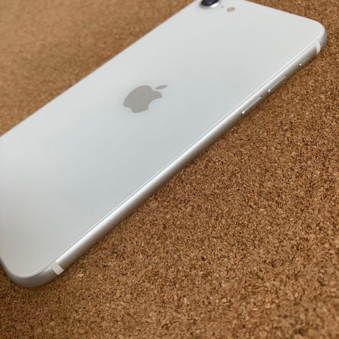 4171【早い者勝ち】美品☆電池新品☆iPhoneSE2 64GB SIMフリー
