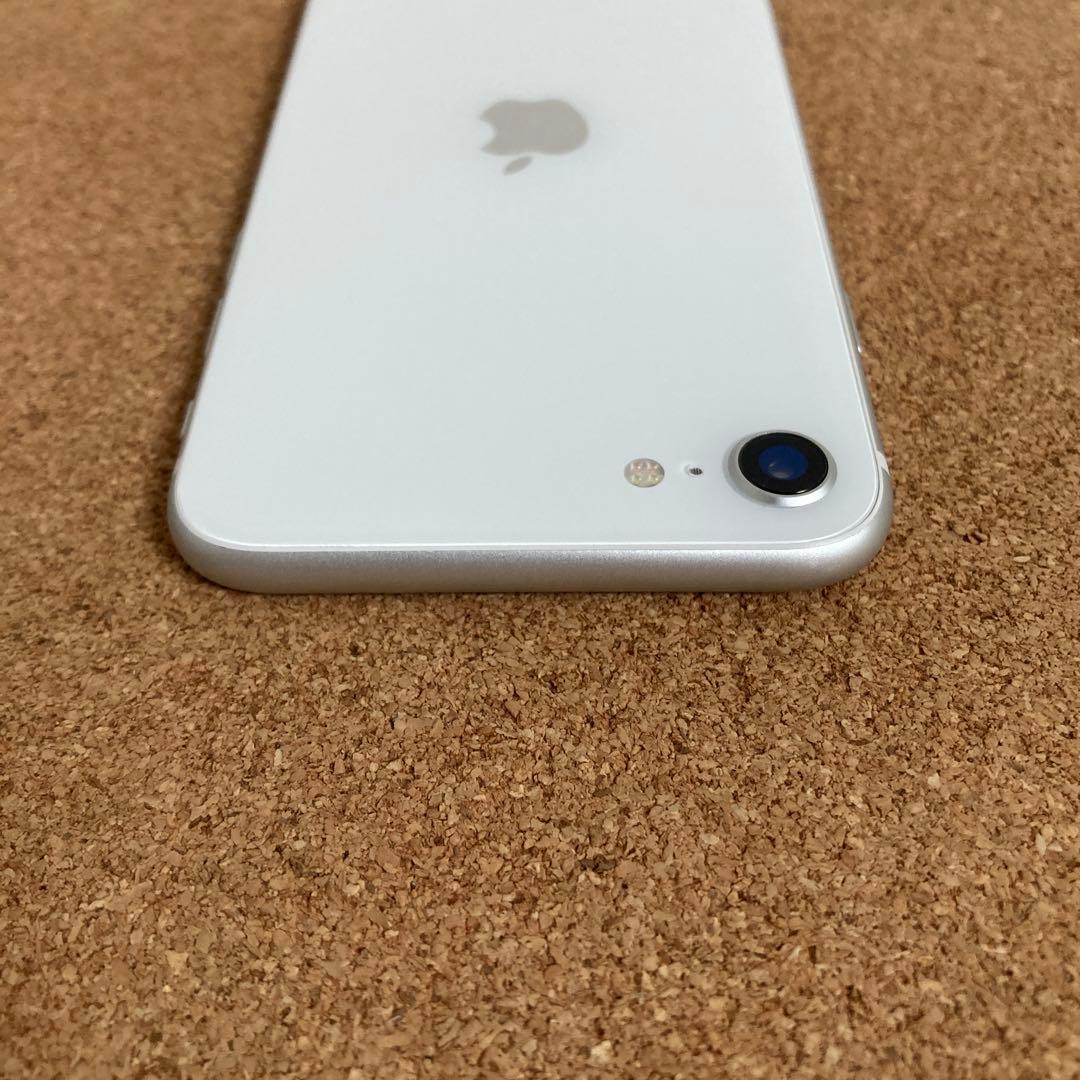 4171【早い者勝ち】美品☆電池新品☆iPhoneSE2 64GB SIMフリー