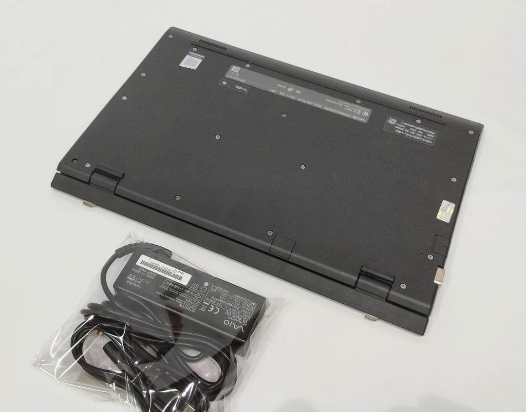 14.0液晶人気の薄型VAIO VJPK11C11N 8世代 I3 SSD