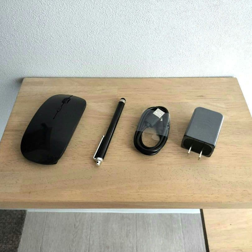 Quikenk 2IN1 10インチ Androidタブレット