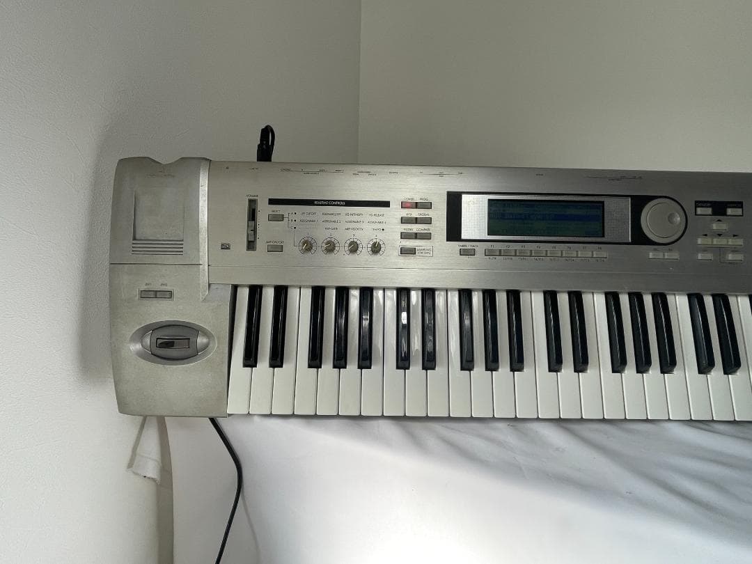 KORG コルグ TRITON Le 61鍵盤 シンセサイザー