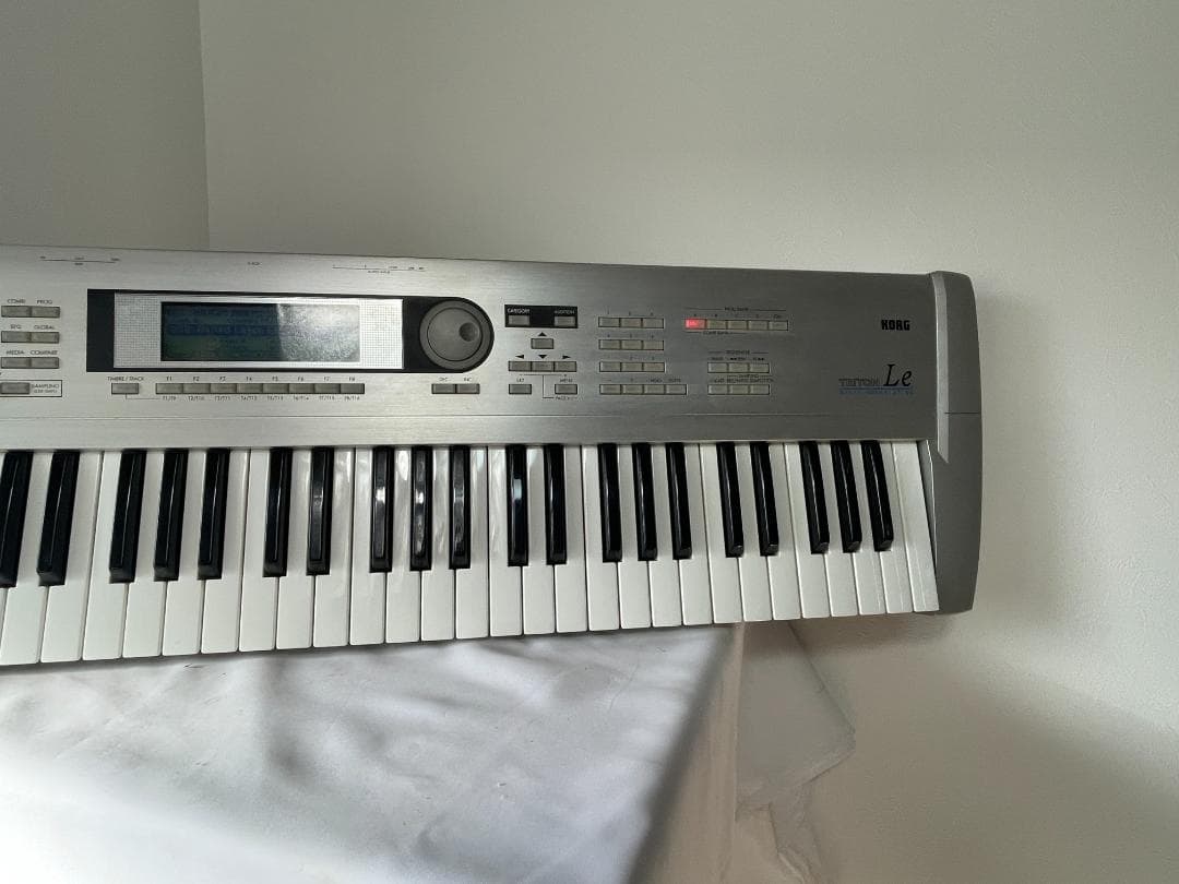 KORG コルグ TRITON Le 61鍵盤 シンセサイザー