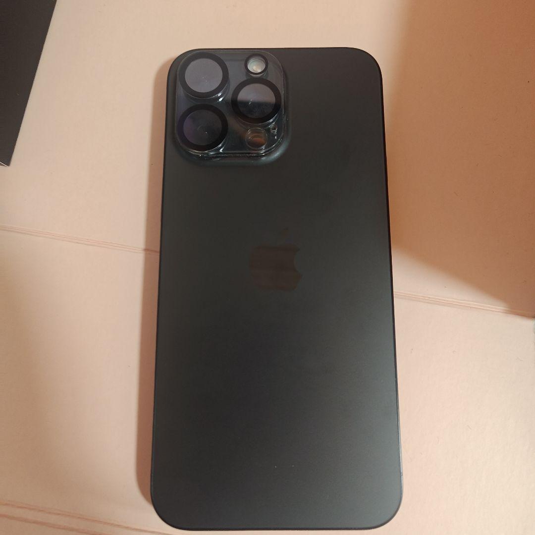 iPhone 15 ProMAX グラファイト 本体，正規ケース付き、コード付き