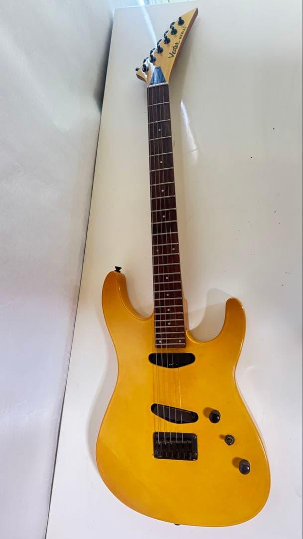 吉*明様 VESTER MANIAC エレキギター