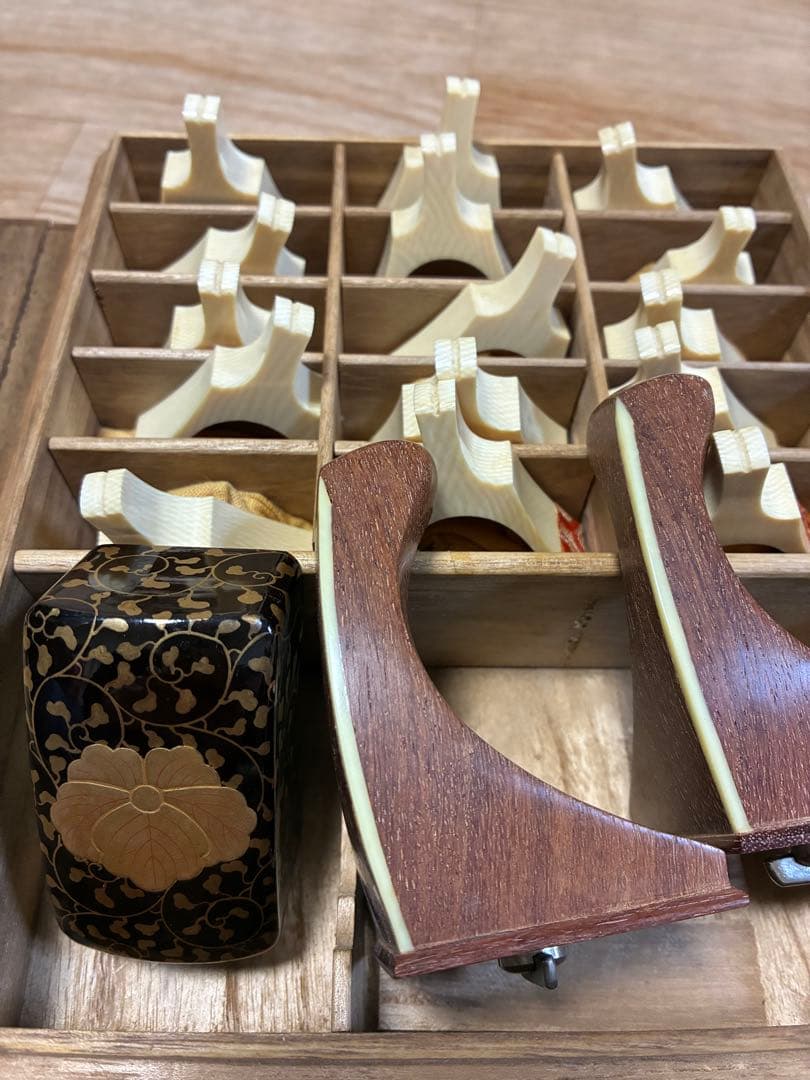 琴柱15個　天然素材　猫足　蒔絵小物入　木箱入り　和楽器　琴
